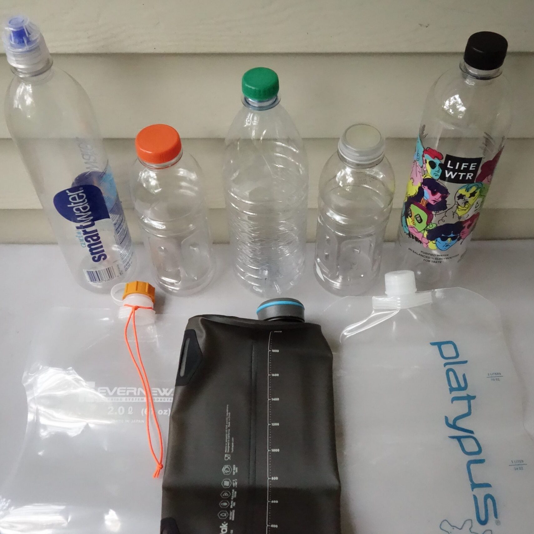 8 Best Ultralight Water Bottles & Containers for Backpacking